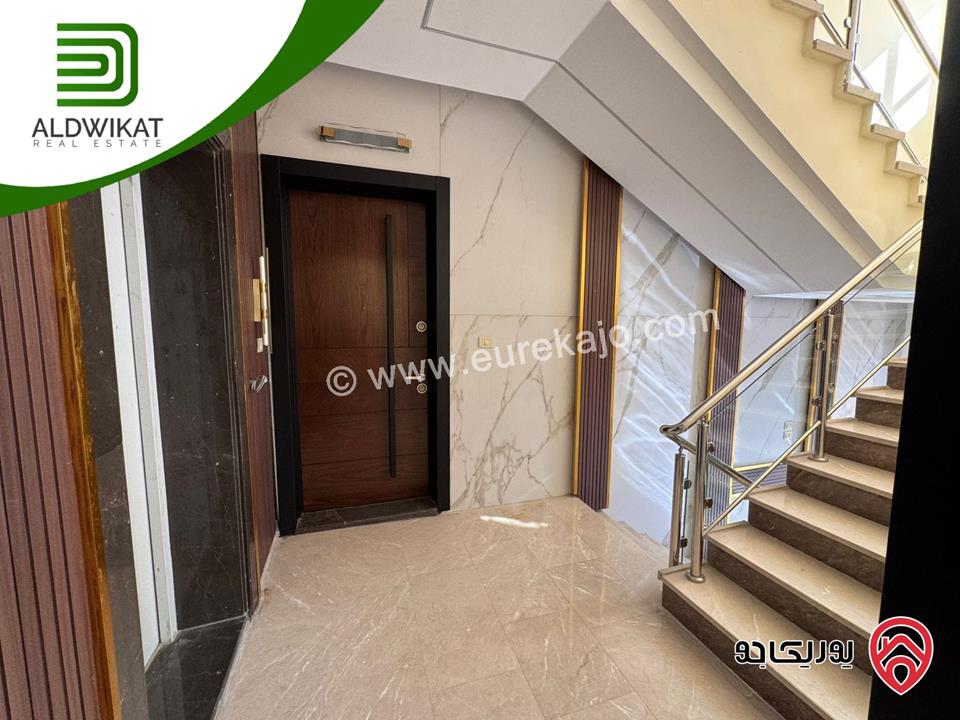 شقة ارضية معلقة للبيع في عمان - خلدا العوجانية المساحة 220م ترس 15م موقع مميز