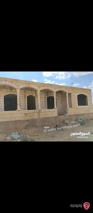 بيت عظم مساحة 285م على أرض 1 دونم للبيع في المفرق
