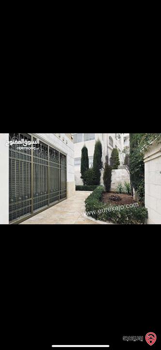 فيلا مساحة 886م على أرض 1 دونم للبيع في عمان - الجبيهة