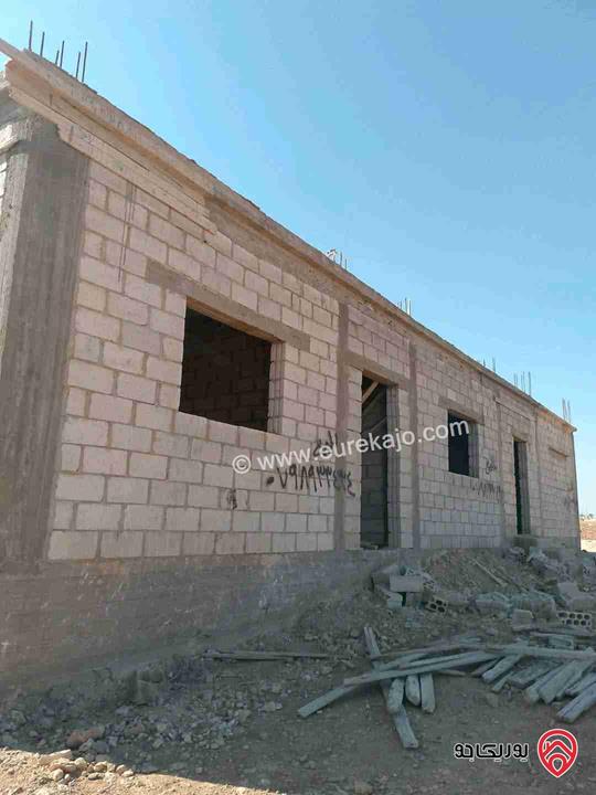 منزل مساحة 170م على أرض 750م للبيع في المفرق مغير السرحان المطلة 