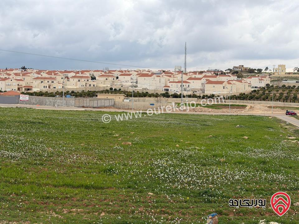 قطع اراضي سكنية مساحة 680م للبيع في عمان - ام رمانة خلف فلل الاندلسية مباشرة من المالك 