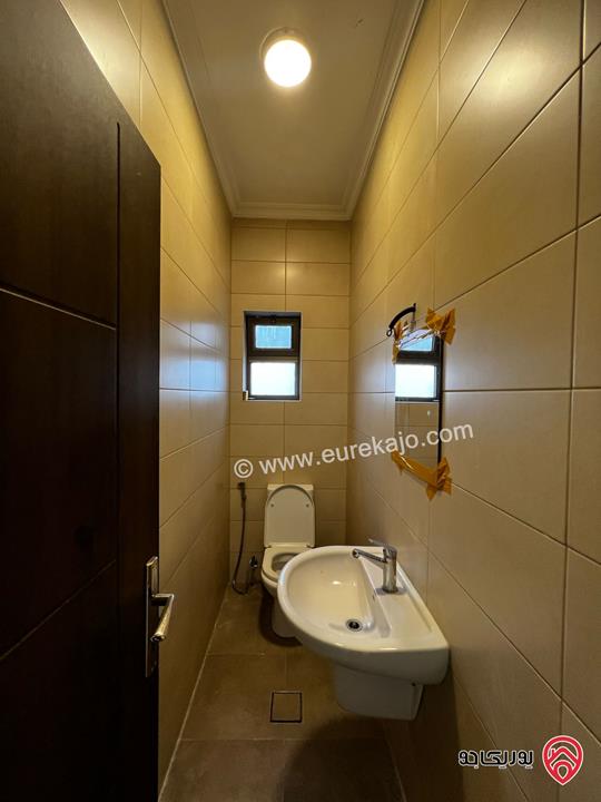 شقة مجددة بالكامل مساحة 150م طابق أول للايجار في عمان - الشميساني 