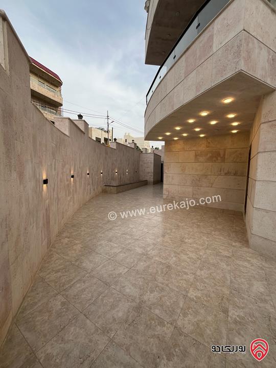 شقة أرضية مساحة 155م داخلي و 100م خارجي للبيع في عمان - طبربور