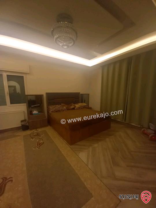 فيلا مساحة 500م على أرض 1900م للبيع في عمان - منطقة ام الدنانير 