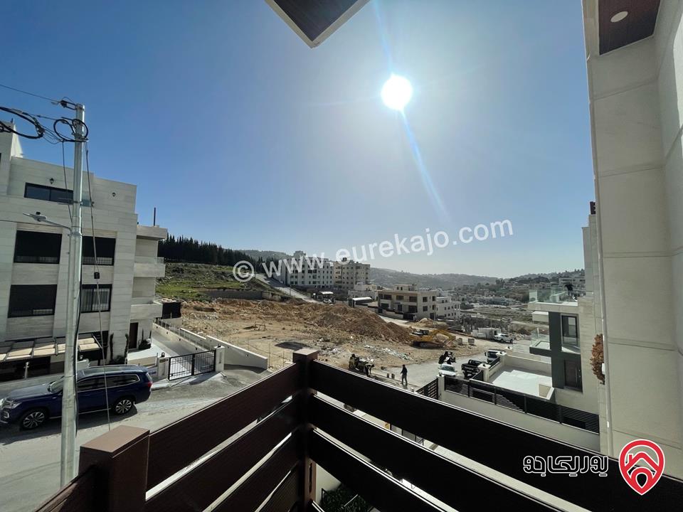 اخر شقتين طابق اول مساحة 205م للبيع في عمان - الحمر بجوار القصور الملكية 