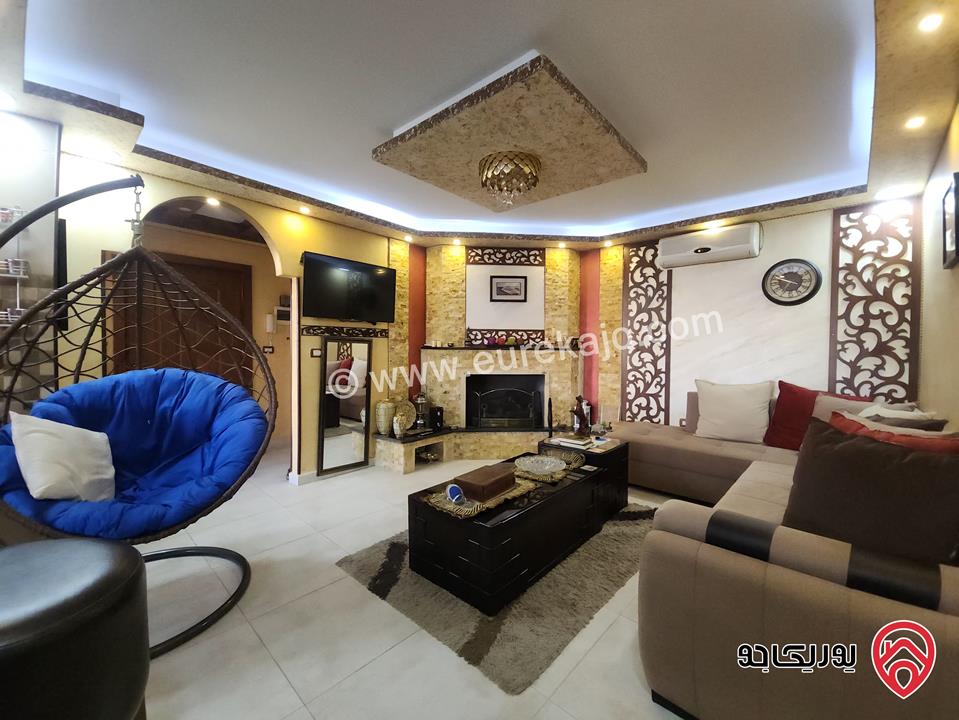 شقة طابق ثالث دوبلكس مساحة 300م للبيع في عمان - الجبيهة من المالك