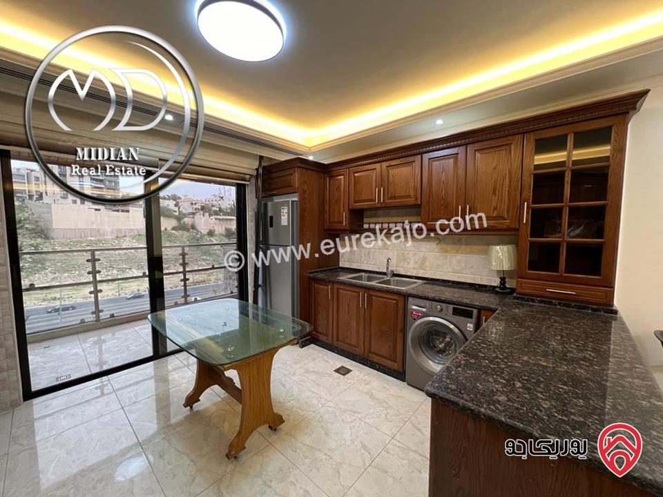 شقة شبه ارضي فارغة للايجار في عمان - عبدون مساحة 200م تشطيبات و ديكورات عصرية فاخرة اطلالة جميلة