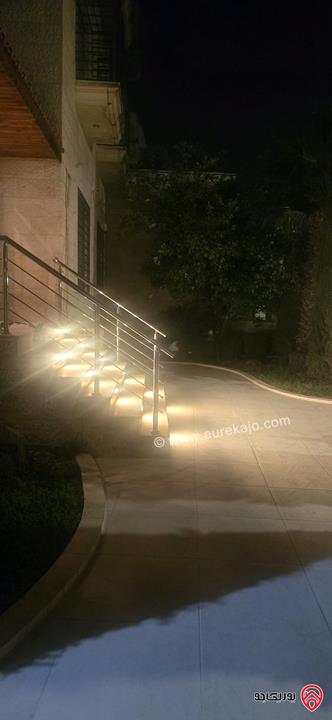 شقة ارضية مساحة 248م داخلي و 350م خارجي للبيع في عمان - ام اذينة