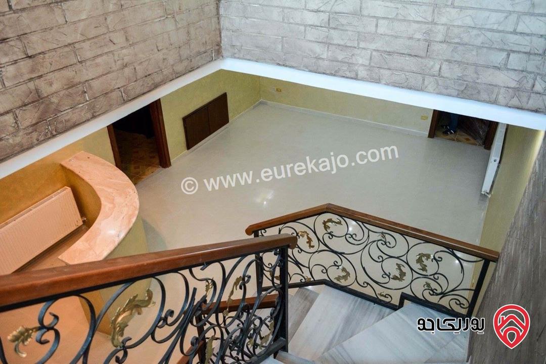 فيلا متلاصقة مساحة 930م على أرض 420م للبيع في عمان - ضاحية الرشيد 