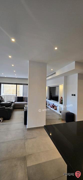 شقة تربلكس مساحة 469م داخلي و 150م خارجي للبيع في عمان - عبدون