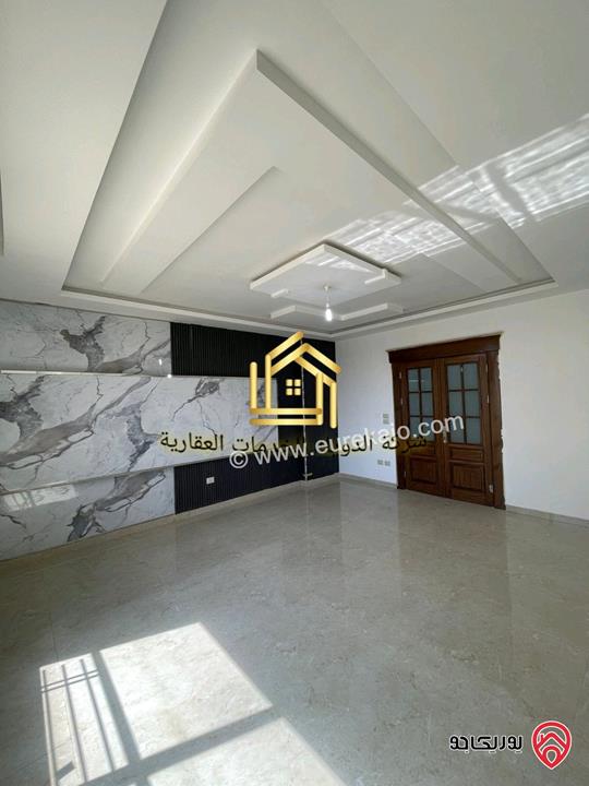 شقة جديدة لم تسكن مساحة 190م طابق أرضي معلق للايجار في عمان - دابوق 