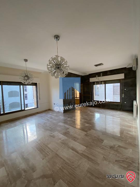 شقة فاخرة للبيع في عمان - خلدا العوجانية  -  قرب المعارف ودوار النخبة طابق ثاني 175م بسعر مغري