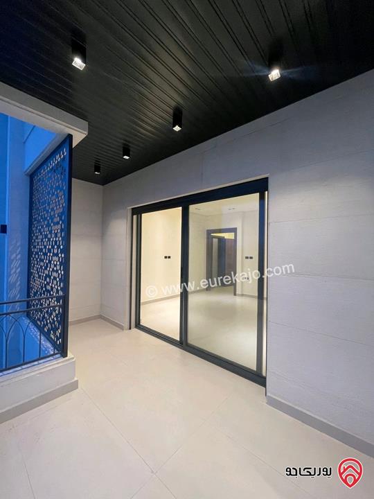 شقة طابق ثالث دوبلكس مساحة 220م لم تسكن بعد للايجار في عمان - حي الصحابة 