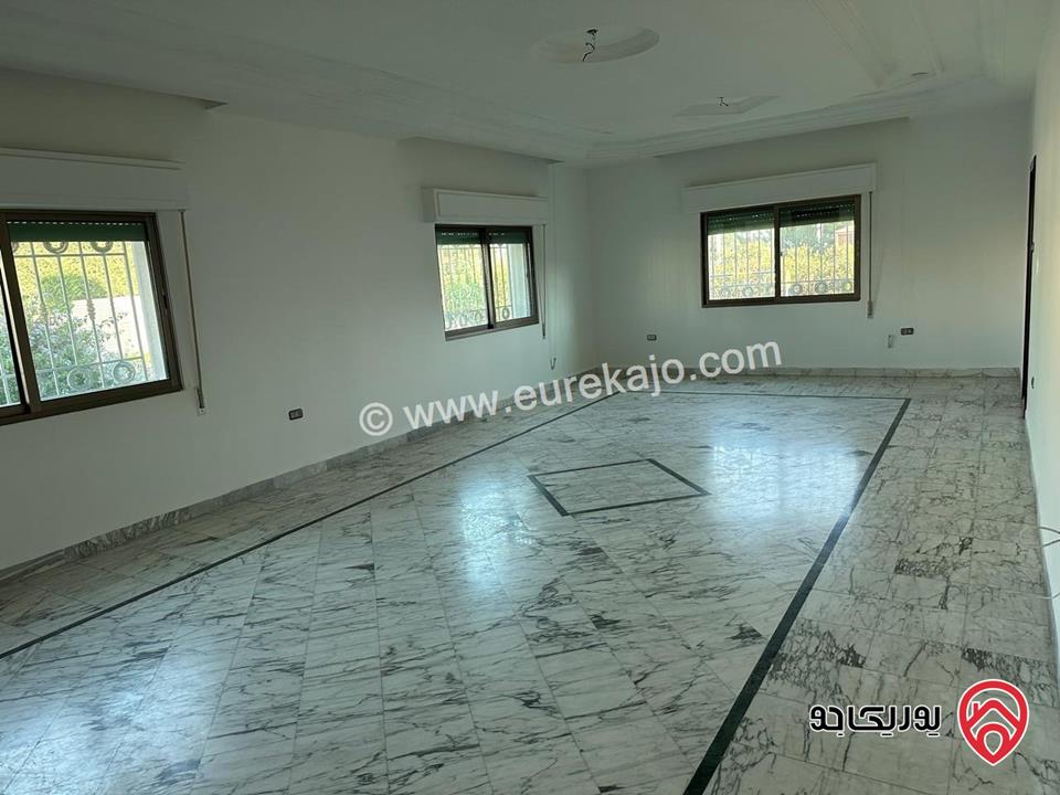 فيلا مساحة 980م على أرض 1400م للايجار في عمان - دابوق