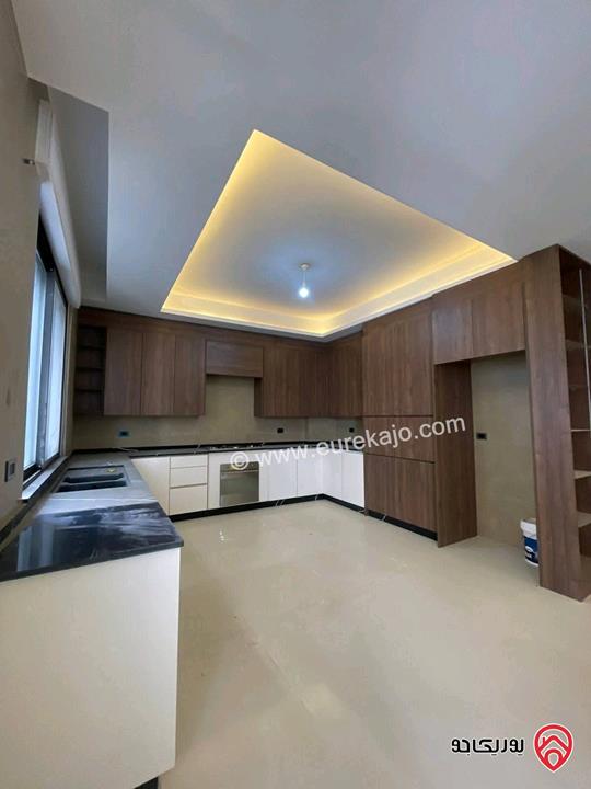 شقة شبه ارضية مساحة 230م للإيجار سوبر ديلوكس في عمان - حي الصحابة 