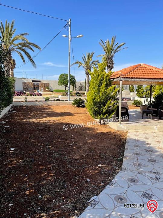 مزعة مساحة الانشائات داخلها 3 دونم على ارض 4 دونم للبيع في جرش