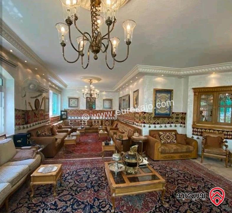 فيلا 3 طوابق مساحة 800م على أرض 800م للبيع في عمان - ضاحية الرشيد