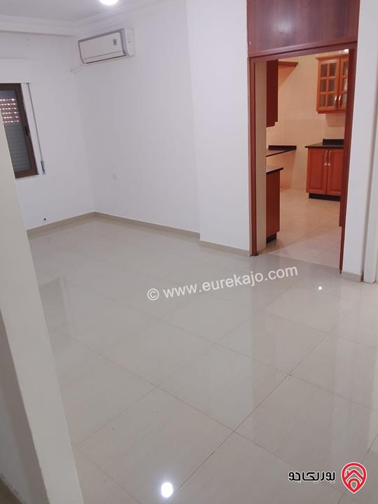 شقة مساحة 165م طابق أول للبيع أو للايجار في عمان - الجبيهة حي أم زويتينة مقابل مدارس الرواد 