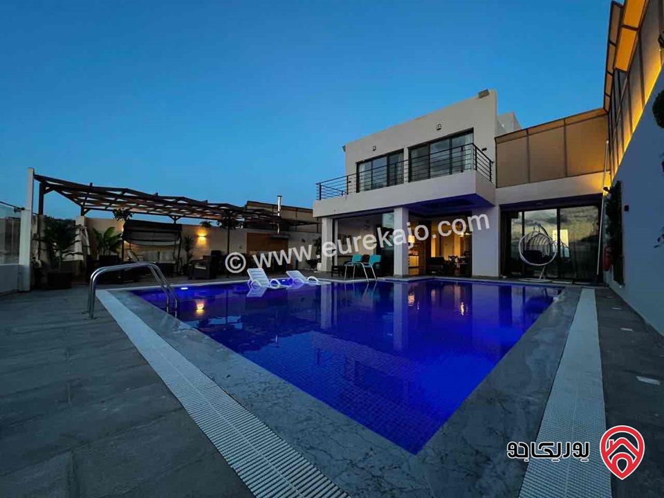 شاليه فخم جدا مساحة الأرض 311م على شارعين ومساحة البناء 220م للبيع في البحر الميت - الروضة 