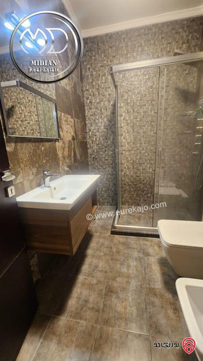 شقة أرضية فارغة للايجار في عمان - عبدون مساحة 230م 4 نوم تشطيبات و ديكورات عصرية فاخرة تصلح للأجانب و الهيئات الدبلوماسية