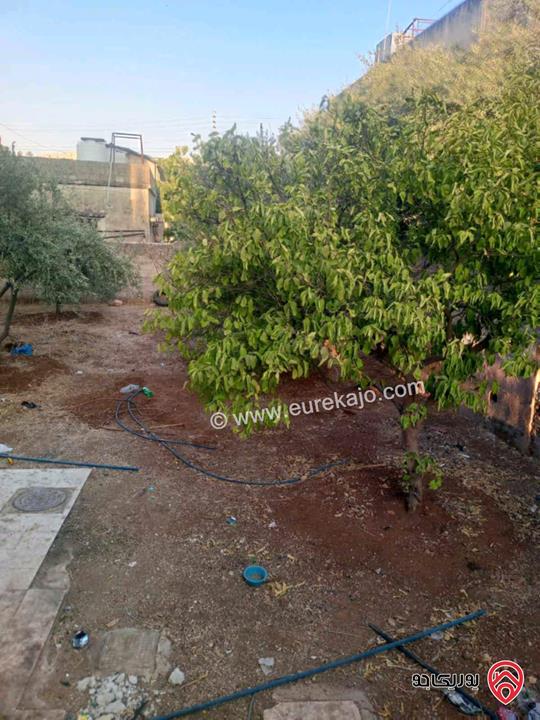 منزل مكون من 3 طوابق على أرض 973م للبيع في عمان - عين الباشا مثلث المدارس 