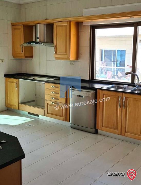 شقة مميزة للبيع في عمان - الكرسي قرب المخابرات طابق ثالث 240م تشطيب سوبر ديلوكس