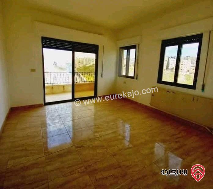 شقة فارغة طابق ثالث مساحة 170م  للايجار في عمان - الكرسي