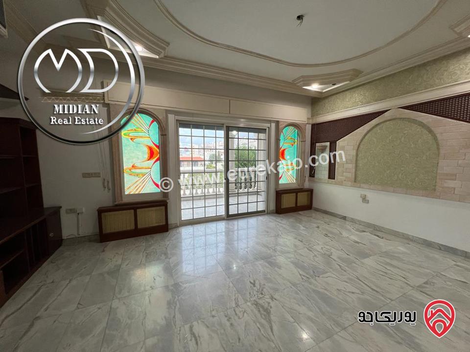 فيلا مستقلة فارغة أو مفروشة للايجار في عمان - ام السماق مساحة 750م مع تراسات و حدائق تصلح تجاري أو روضة أو حضانة