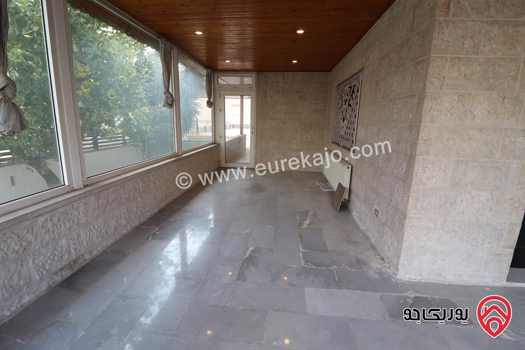 شقة فاخرة أرضية مساحة 240م داخلي و 100م خارجي للايجار في عمان - الصويفية