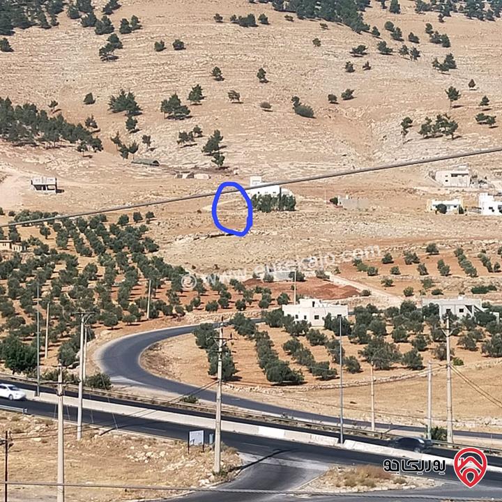 قطعة أرض مساحة 700م للبيع في جرش طريق اربد