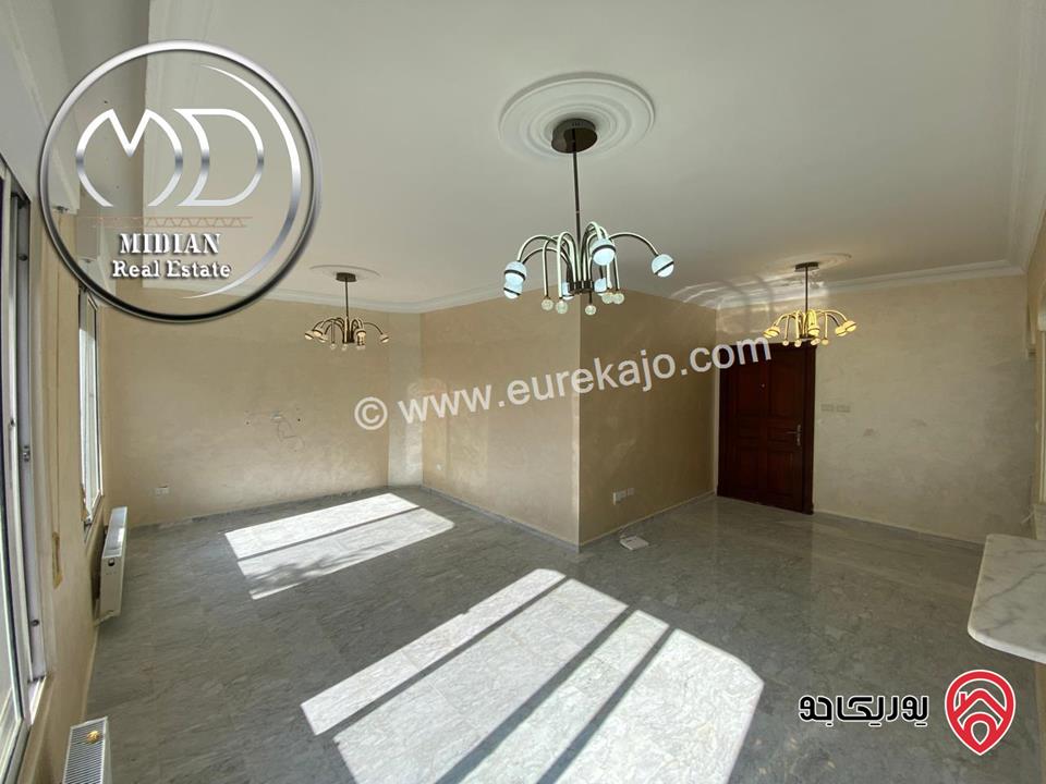 شقة فارغة للايجار في عمان - خلدا طابق اول مساحة 140م تشطيبات و ديكورات فاخرة تصلح للعرسان بسعر مميز جداً