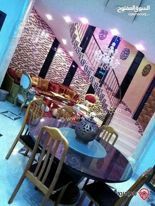 بيتين تشطيب كامل على مساحة أرض 2 دونم للبيع في المفرق - منطقة الدجنية