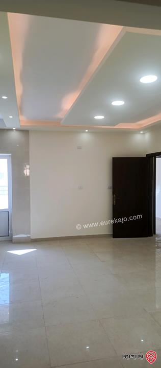 شقة مساحة 145م طابق ثاني للبيع في الزرقاء الجديدة