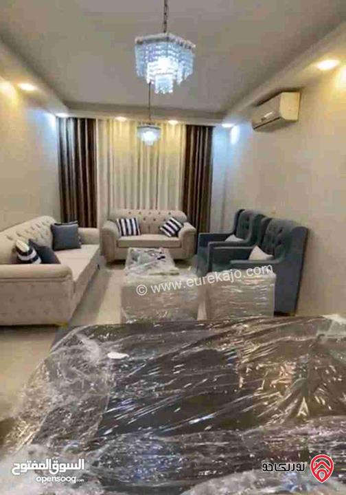 شقة فارغة طابق اول مساحة 96م للإيجار في عمان - الرابية 