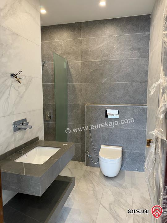 شقة مساحة 150م طابق أول للبيع في عمان - الجبيهة خلف ديوان آل الصمادي 