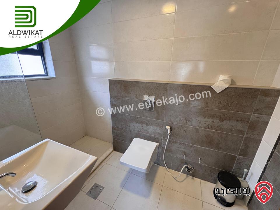 شقة للبيع او للايجار في عمان - عبدون طابق اول مساحة البناء 230م موقع هاديء ومميز
