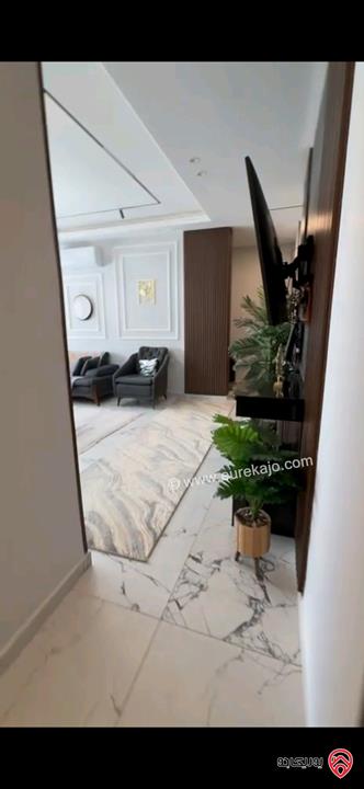 شقة طابق ثاني مساحة 205م للبيع في عمان - خلدا