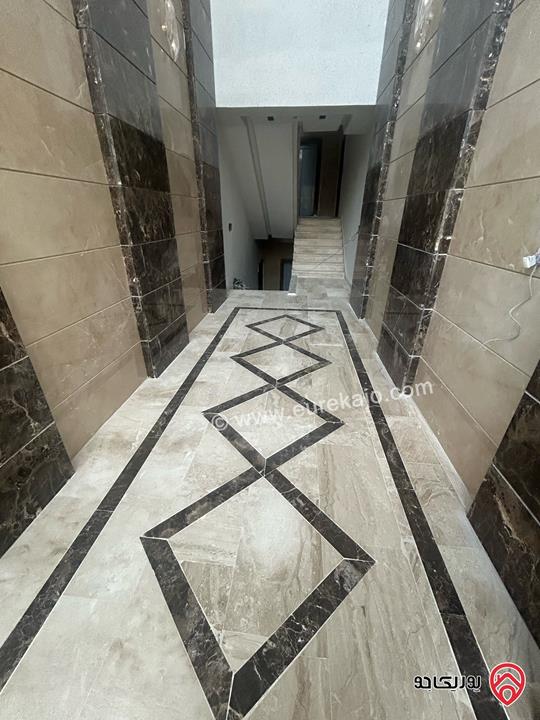 شقة مساحة 215م طابق اول للايجار في عمان - الجبيهة مقابل قصر الاميرة بسمة