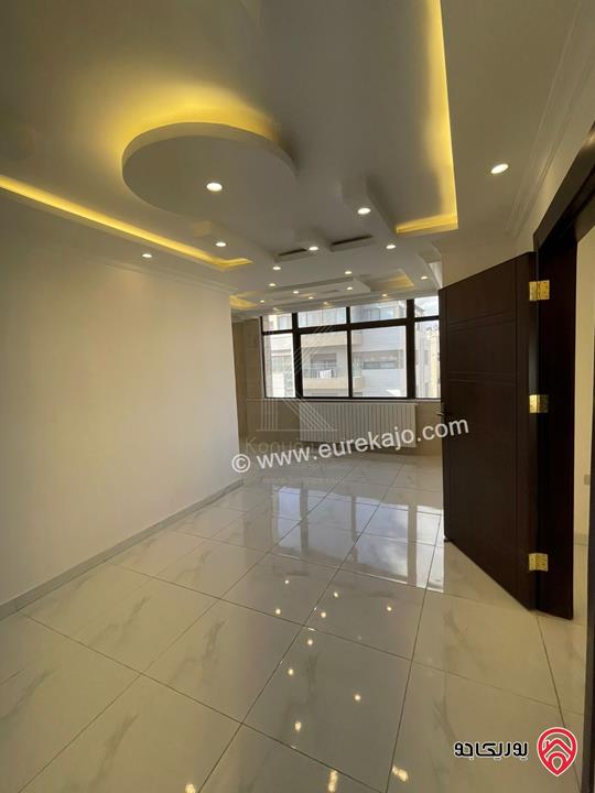 شقة فاخرة مساحة 342م طابق ثالث للبيع في عمان - الشميساني