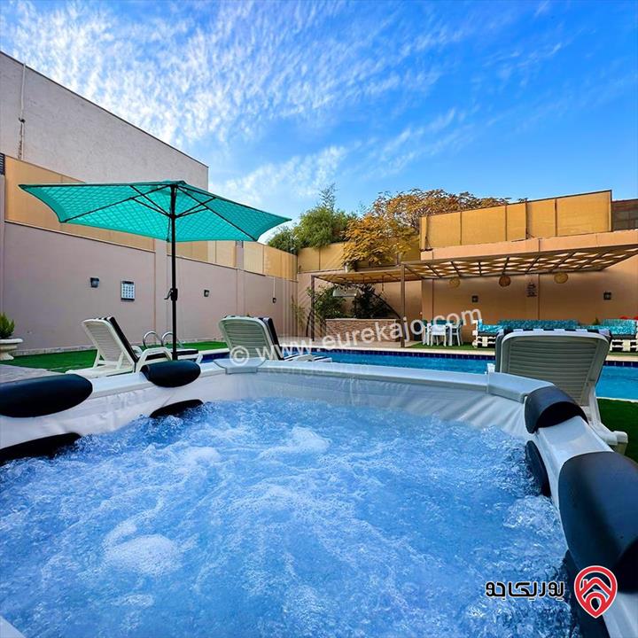 شاليه مفروش فاخر مساحة الأرض 288م والبناء 147م للبيع في البحر الميت