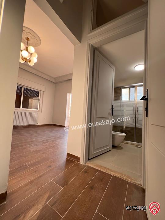 شقة طابق ثاني مساحة 250م للايجار في عمان - ام أذينة 