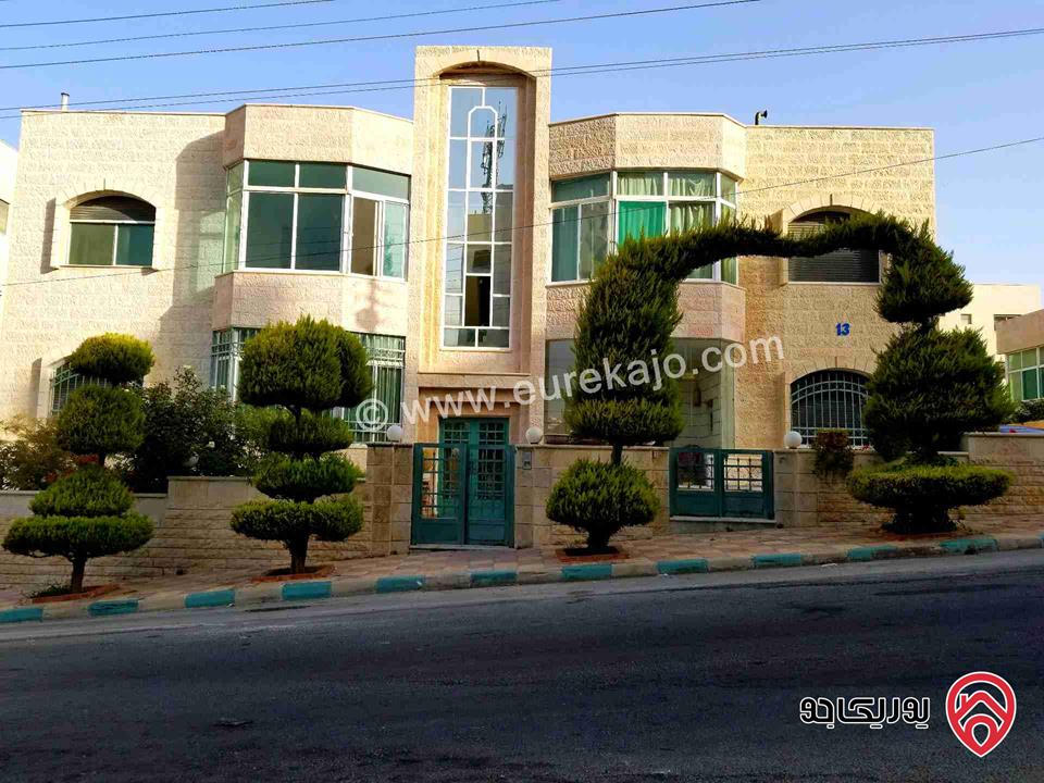 فيلا مساحة 880م على أرض 980م للبيع في عمان - الجبيهة من المالك