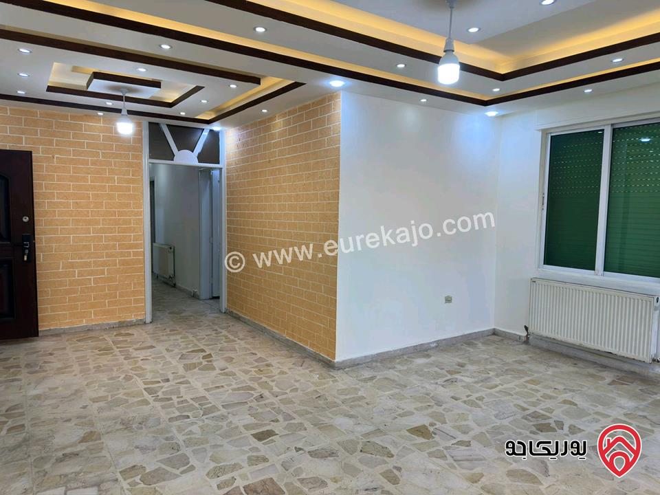 شقة طابق أول مساحة 130م للبيع في عمان - ابو نصير بسعر مناسب جداً 