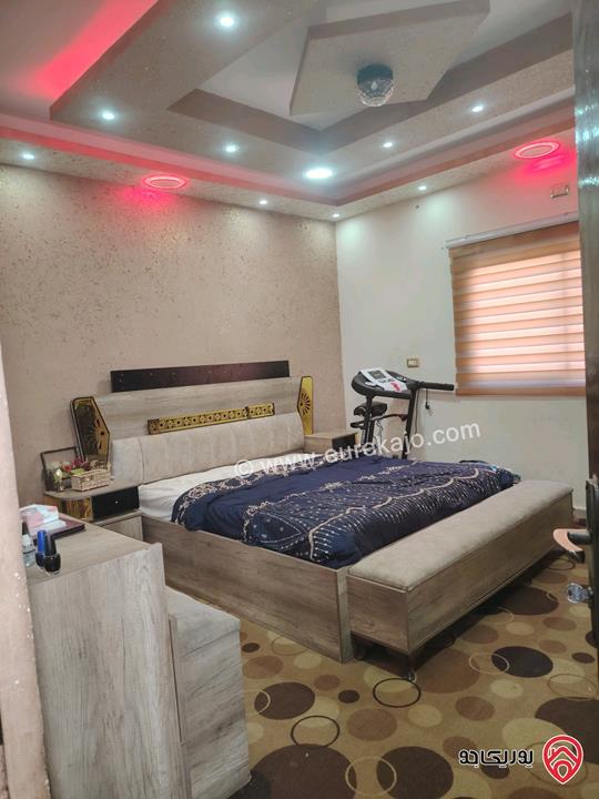 بيت مستقل على منطقة مرتفعة مساحة 100م على أرض 500م للبيع في المفرق - الزنية