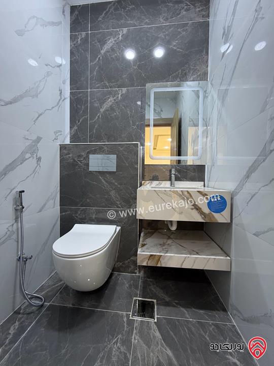 شقة طابق اول مساحة داخلية 150 متر سوبر ديلوكس للبيع في عمان - طبربور 