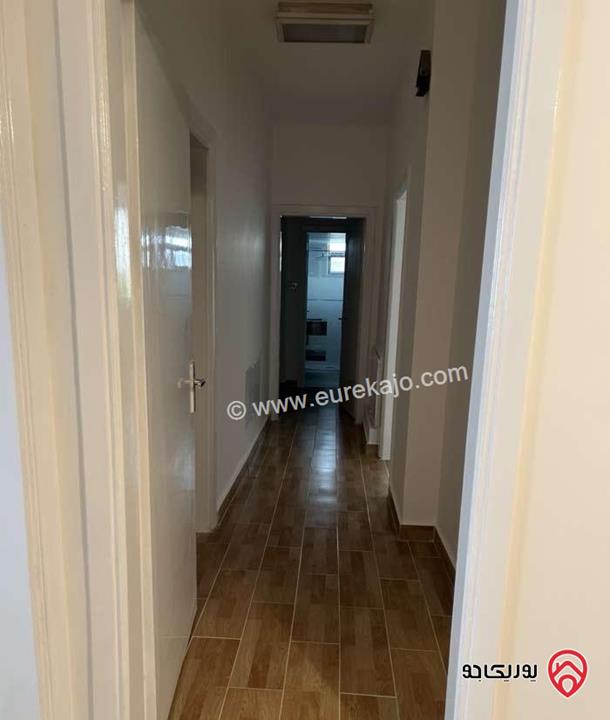 شقة فارغة طابق اول مساحة 170م للإيجار في عمان - السابع