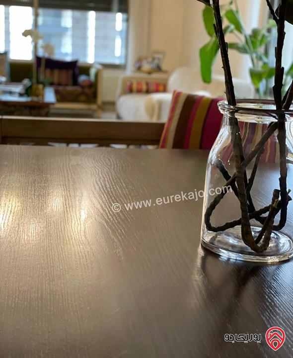 شقة فاخرة مفروشة مساحة 300م طابق أول للايجار في عمان - عبدون 