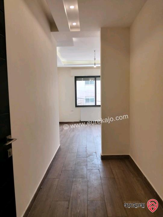 شقة سوبر ديلوكس طابق أول مساحة 180م للإيجار في عمان - ضاحية النخيل