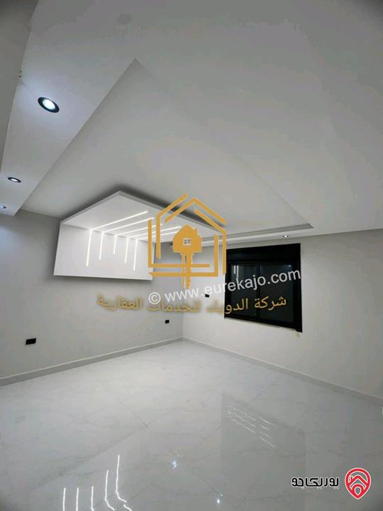 شقة جديدة طابق ثالث مساحة 125متر للإيجار في عمان - شفا بدران 