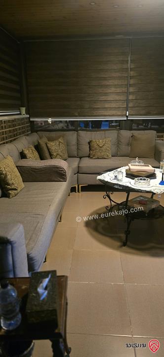 شقة ارضية طابقية مساحة 248م وتراسات 300م للبيع في عمان - ام السماق 